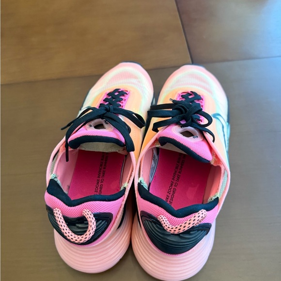 Nike Women's Pink and Black Sneakers - Picture 4 of 5